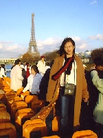 Paris màu xanh dương