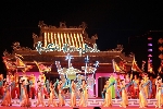 Tôn vinh giá trị nghệ thuật ca Huế tại đêm hội Âm sắc Hương Bình