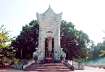Nghĩa trang Trường Sơn - mùa bàng lá đỏ