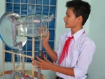 Học sinh “trường quê” biến nước biển thành nước ngọt