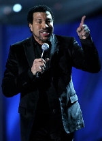 Lionel Richie sắp 60 vẫn đầy lãng mạn
