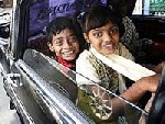 Các ‘triệu phú’ chăm sóc trẻ ở khu ổ chuột Ấn Độ 