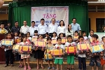 Agribank trao tặng 500 cặp phao cứu sinh cho con em lao động nghèo tại Thừa Thiên - Huế
