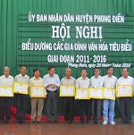 Phong Điền: Tuyên dương các Gia đình văn hóa tiêu biểu giai đoạn 2011 - 2016.