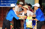 ĐHSP Huế: Thăm và hỗ trợ cho người dân vùng lũ lụt