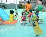 60 em thiếu nhi tham gia lớp học bơi miễn phí và phòng chống đuối nước cho thanh thiếu nhi 2017