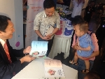 Xa iPad bằng… sách