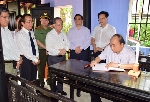 Thủ tướng Nguyễn Xuân Phúc thăm và dâng hương tại nhà lưu niệm Chủ tịch Hồ Chí Minh