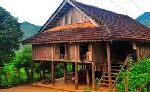 Mai một nhà sàn truyền thống của người Thái