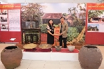 Bàn giao hiện vật vừa mới mưu tầm cho  Bảo tàng Đại tướng Nguyễn Chí Thanh