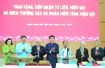 Bảo tàng Lịch sử Thừa Thiên Huế tiếp nhận tư liệu, hiện vật do các cá nhân trao tặng