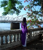 Kỷ niệm bên dòng Hương