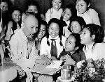 Đậm đà bản sắc Việt Nam trong những vần thơ chúc Tết của Chủ tịch Hồ Chí Minh