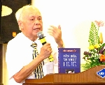 Bs Bùi Minh Đức trình làng sách “Văn hóa ẩm thực Huế”