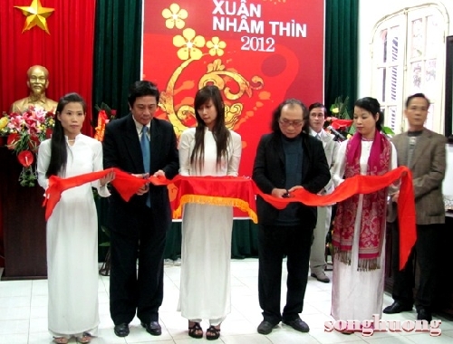 Triển lãm mỹ thuật Xuân Nhâm Thìn 2012