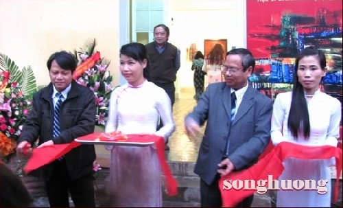 Khai mạc phòng triển lãm tranh Xuân về trên Phá Tam Giang