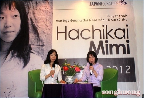 Nhà văn Hachikai Minmi thuyết trình về Văn học đương đại Nhật Bản tại Huế