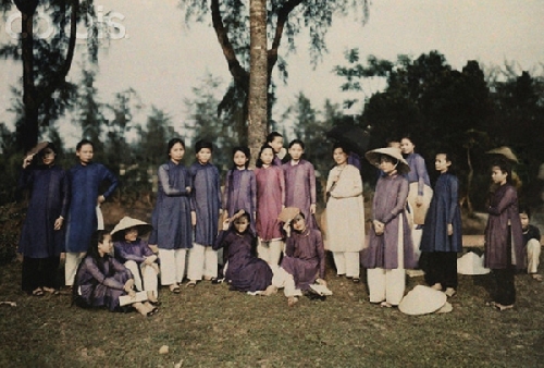 Bạn gái ở Huế những năm 20