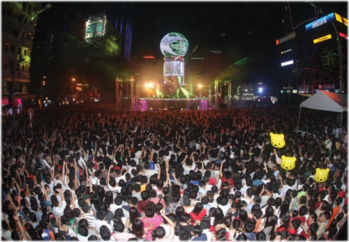 Tưng bừng đón 2013