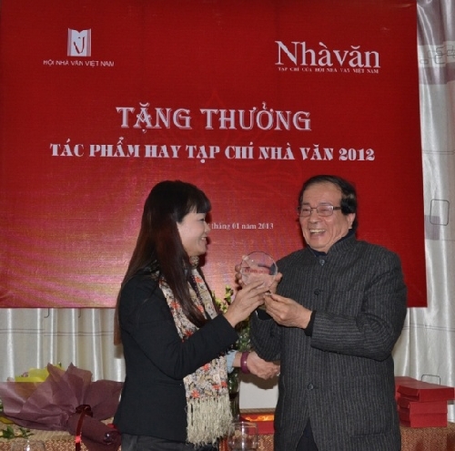 Tặng thưởng Tác phẩm hay Tạp chí Nhà văn 2012