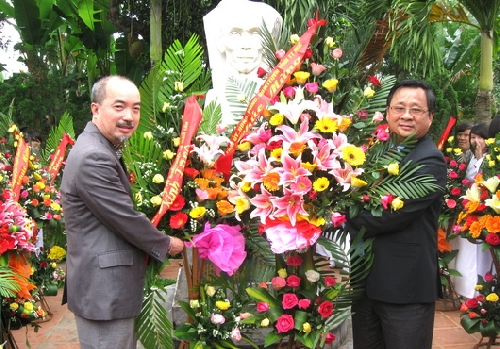 Lễ dâng hương tưởng niệm danh nhân Đặng Huy Trứ