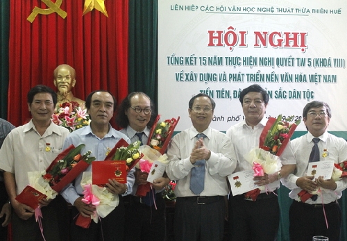 Liên hiệp các hội VHNT Thừa Thiên Huế: Tổng kết 15 năm thực hiện Nghị quyết Trung ương 5 (khóa VIII)