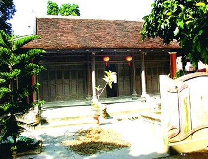 Qua chốn phủ đệ Kim Long