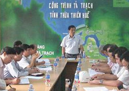 Kiểm tra công trình hồ Tả Trạch trước mùa mưa bão