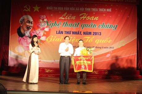 Trao giải Liên hoan NTQC Khối Thi đua Văn hóa Xã hội tỉnh TT- Huế năm 2013