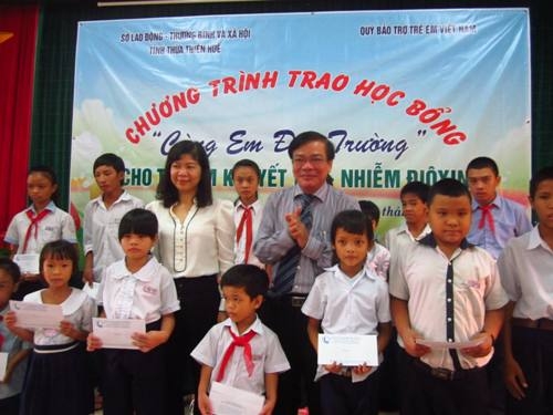 120 triệu hỗ trợ cho trẻ em khuyết tật- nhiễm điôxin.
