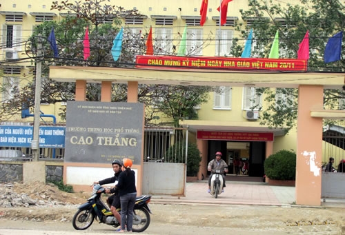 Trường THPT Cao Thắng (TT-Huế): Lạm thu tiền tỷ từ dạy thêm trá hình