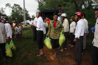 Big C cứu trợ bão lụt tại TT Huế 