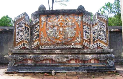 Bình phong và non bộ trong kiến trúc cung đình Huế