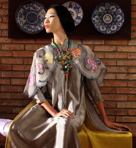 Nghệ thuật pháp lam qua các mẫu trang sức  của nhà thiết kế Minh Hạnh tại Festival Huế 2014