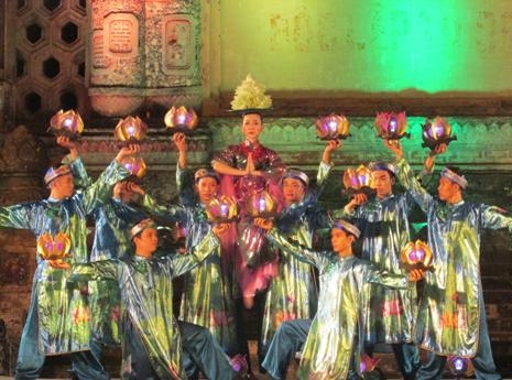 Đặc sắc nghệ thuật “Sen” 