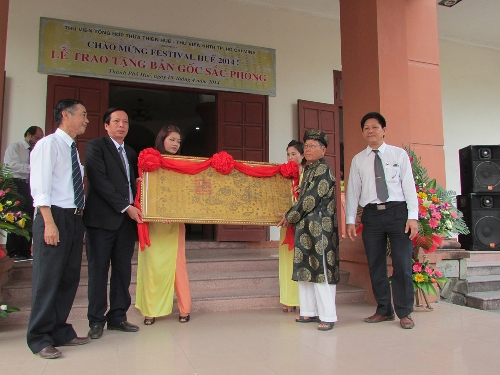 Trao sắc phong thời nhà Nguyễn cho 3 làng 