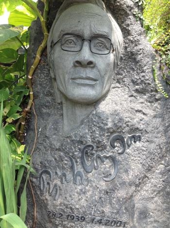 Đất thơm lời tình ca
