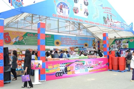 Trên 60 nghìn lượt khách tham quan, mua sắm tại Hội chợ TMQT Quốc tế Festival Huế 2014