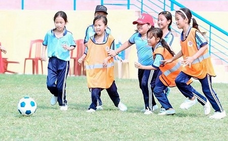 Hơn 1000 cầu thủ nhí tham gia “Ngày hội bóng đá vui”