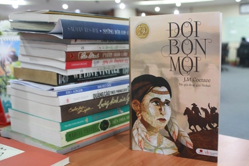 'Đợi bọn mọi' - sách đặt nghi vấn về bản chất của văn minh