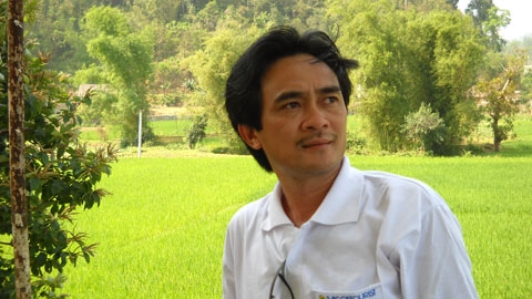 “Chất vấn thói quen”- một xuất phát mới trong thơ Phan Hoàng