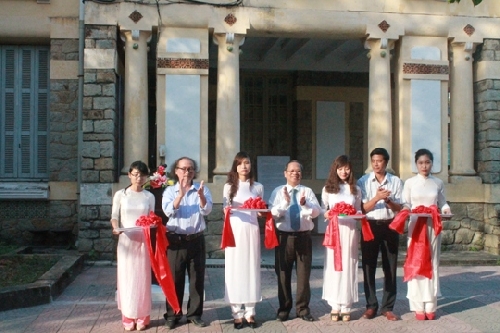37 tác phẩm tại triển lãm “ Huế tháng năm”.