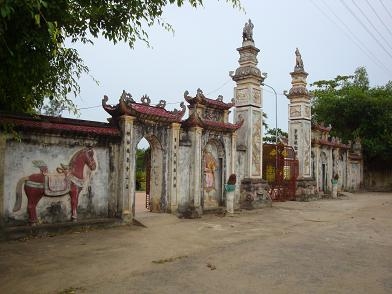 Năm 1902, Nguyễn Sinh Cung - Hồ Chí Minh theo cha chiêm bái đền Quả Sơn