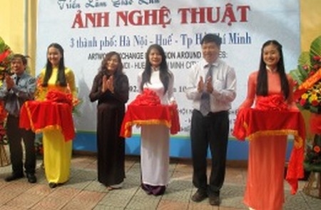 Triển lãm thư pháp “Biển đảo yêu thương” và Triển lãm ảnh Hà Nội - Huế - TP Hồ Chí Minh 