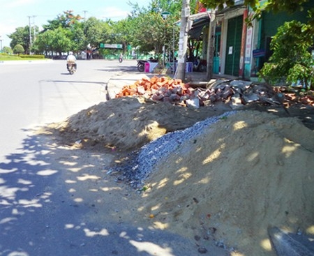 Từ 07/9/2014 áp dụng mức thu phí mới về sử dụng hè đường, lòng đường, lề đường