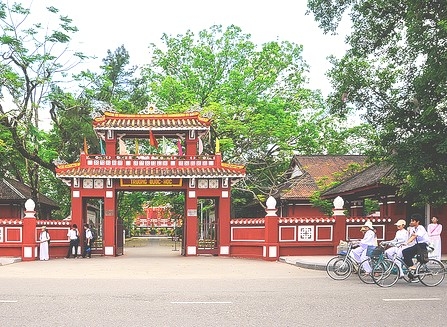 Huế cấm bắt buộc "đóng góp tự nguyện" trong trường học