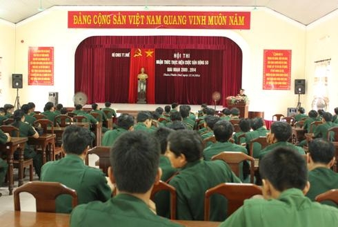 Hội thi về quản lý, khai thác vũ khí, an toàn giao thông 