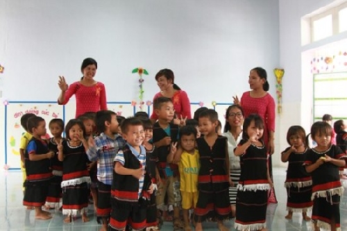A Lưới: Khánh thành trường mầm non do chương trình khuyến học Đèn Đom Đóm tài trợ