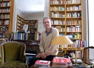 Patrick Modiano và niềm khắc khoải với quá khứ