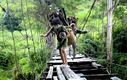 Thú vị với chuyện “Đất và người”